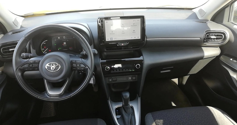 Toyota Yaris Cross cena 104800 przebieg: 42969, rok produkcji 2022 z Lubycza Królewska małe 301